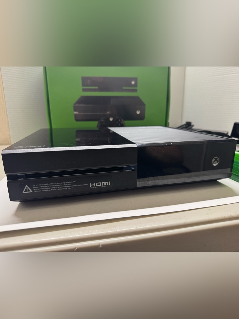 Microsoft Xbox One Console 500 GB With Kinect Bundle - Controller, 4 Games & Box - Picture 5 of 9